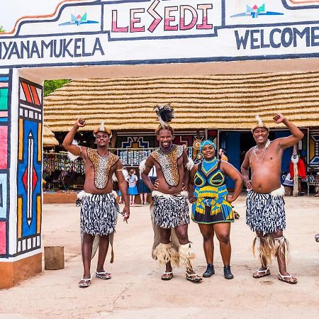 Aha Lesedi African Lodge & Cultural Village Broederstroom Экстерьер фото