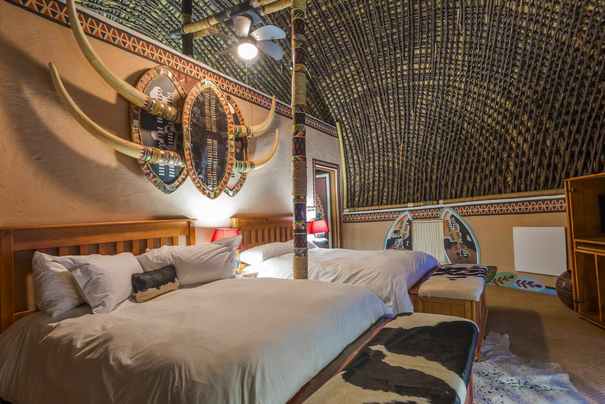 Aha Lesedi African Lodge & Cultural Village Broederstroom Экстерьер фото