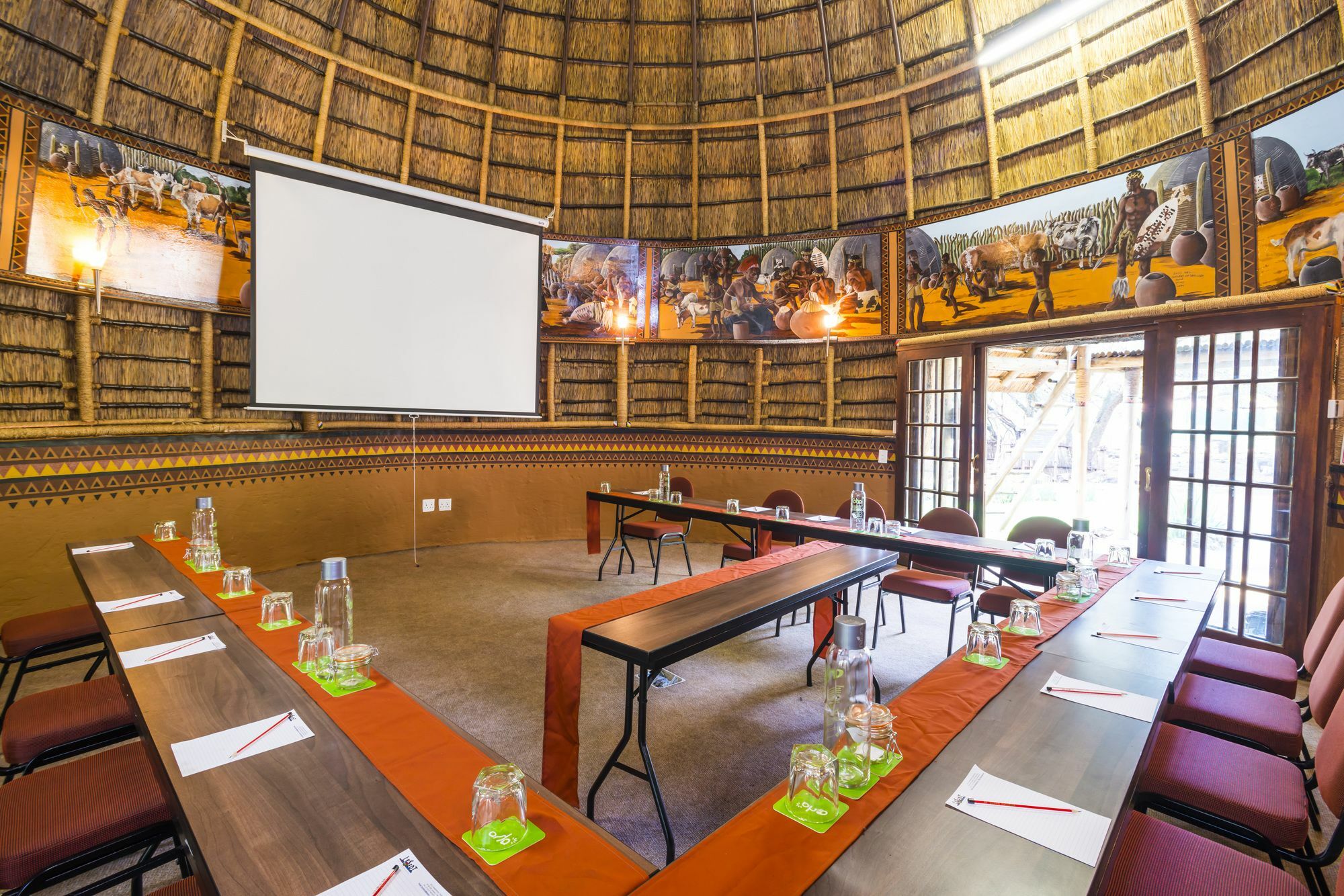 Aha Lesedi African Lodge & Cultural Village Broederstroom Экстерьер фото