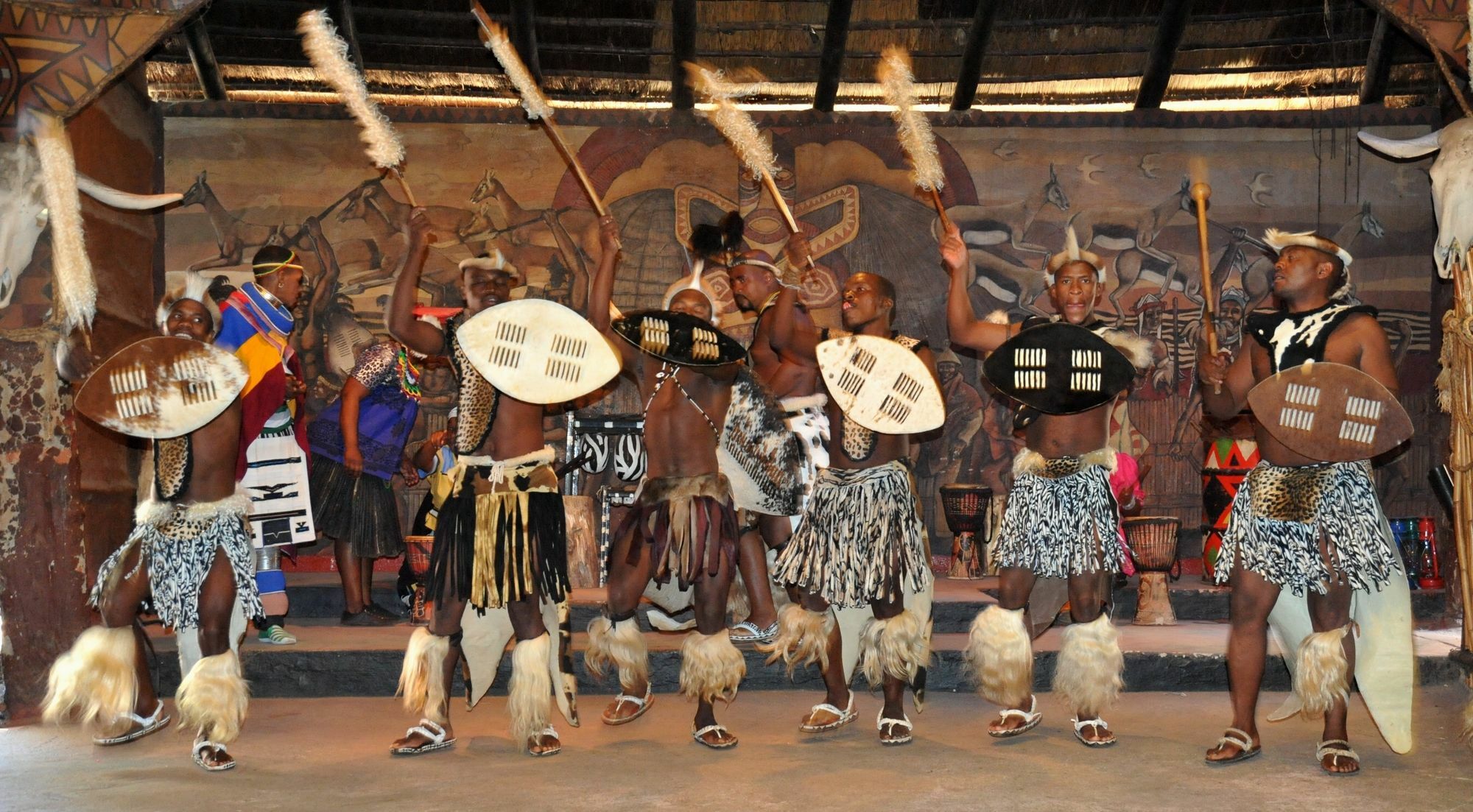 Aha Lesedi African Lodge & Cultural Village Broederstroom Экстерьер фото