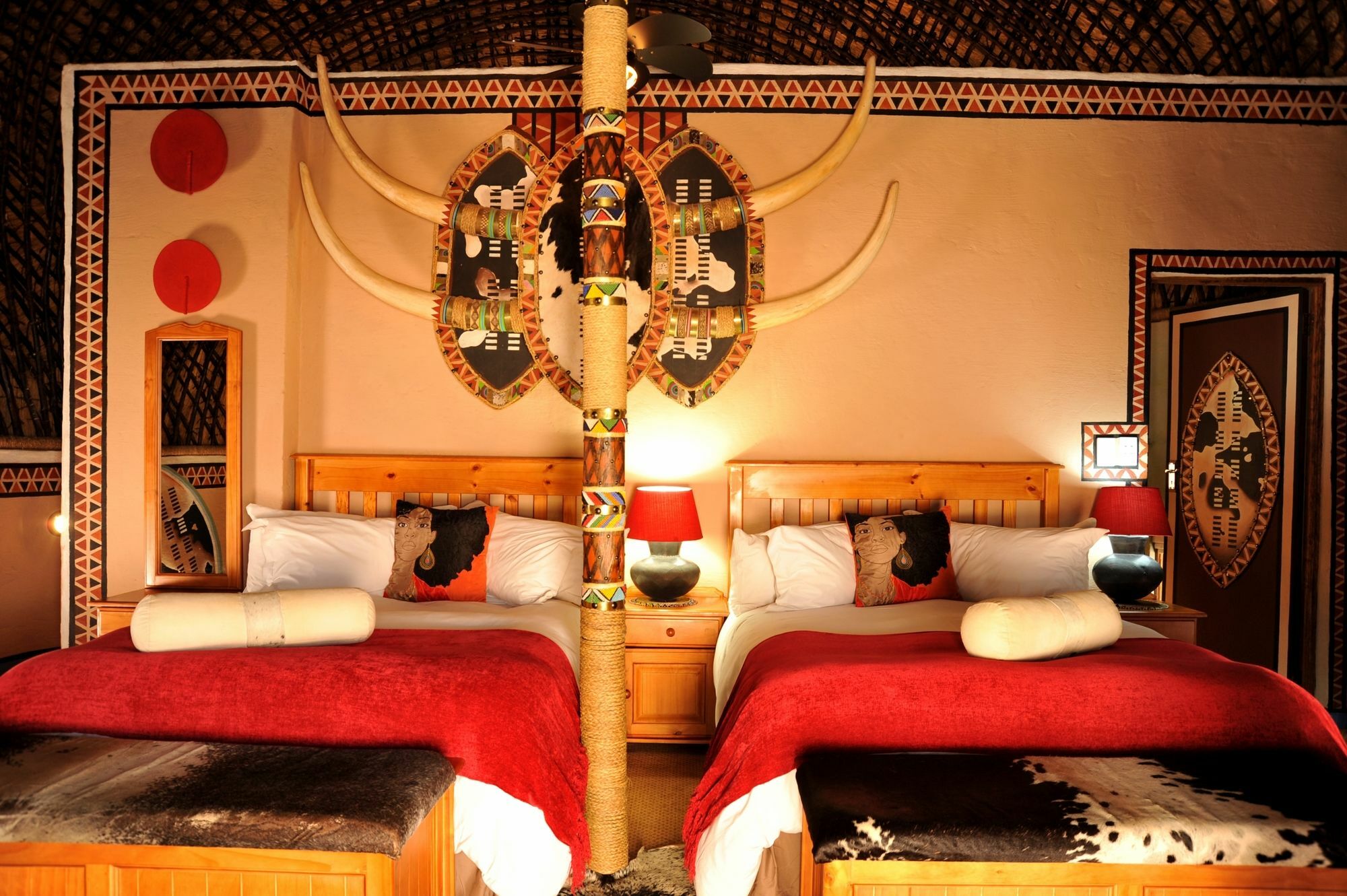 Aha Lesedi African Lodge & Cultural Village Broederstroom Экстерьер фото