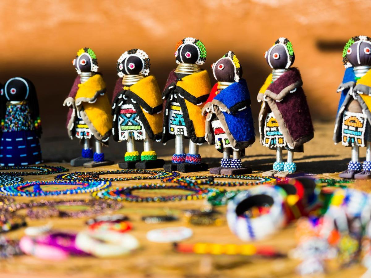 Aha Lesedi African Lodge & Cultural Village Broederstroom Экстерьер фото