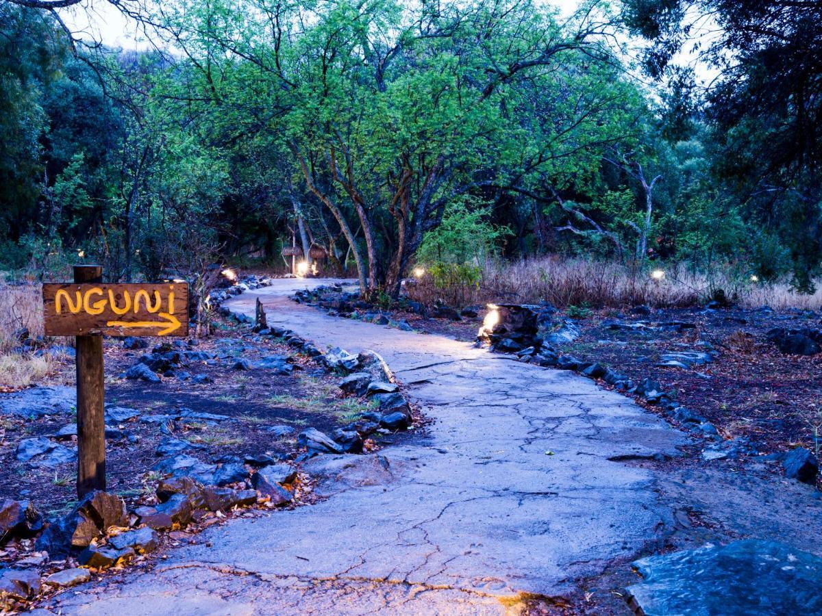 Aha Lesedi African Lodge & Cultural Village Broederstroom Экстерьер фото