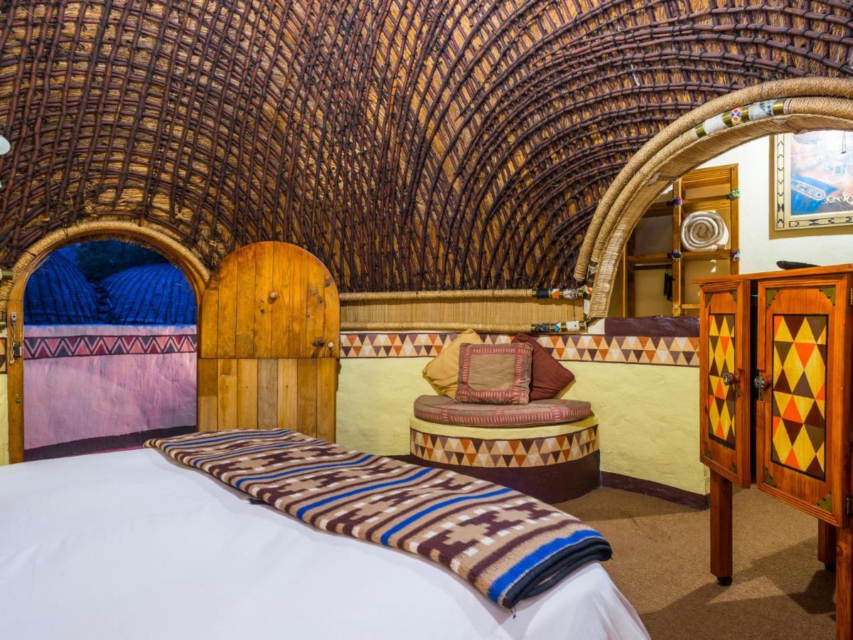 Aha Lesedi African Lodge & Cultural Village Broederstroom Экстерьер фото