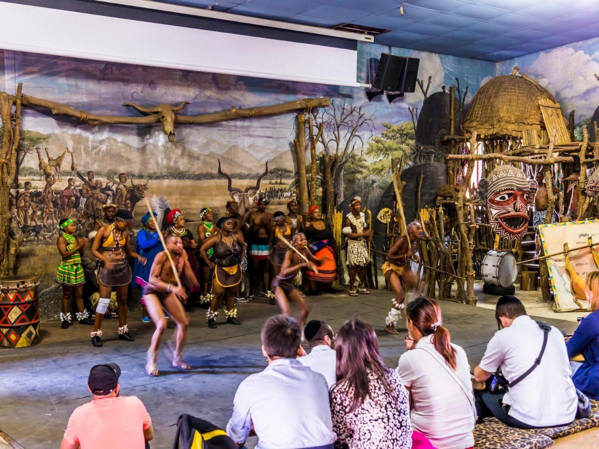 Aha Lesedi African Lodge & Cultural Village Broederstroom Экстерьер фото